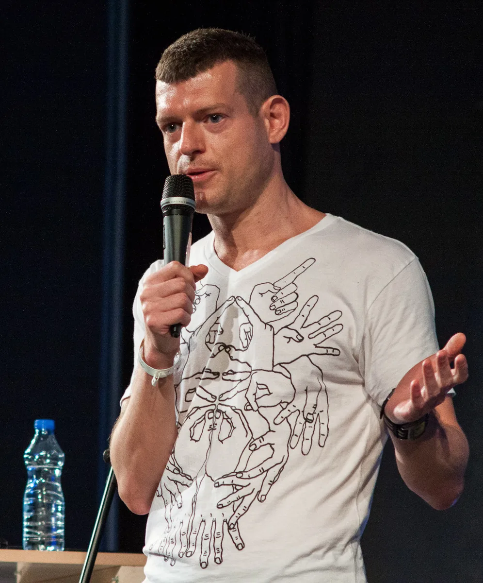 Slava Mogutin